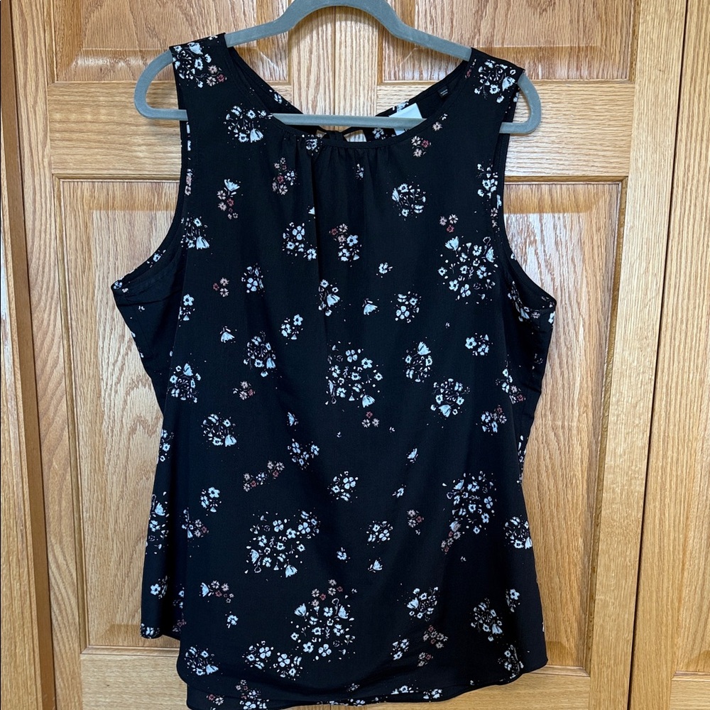 CAbi Black and White Floral Sleeveless Top #5388
